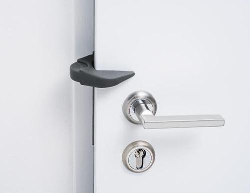 Защита Safety First от закрывания и открвания на дверь 2 в 1 (6)